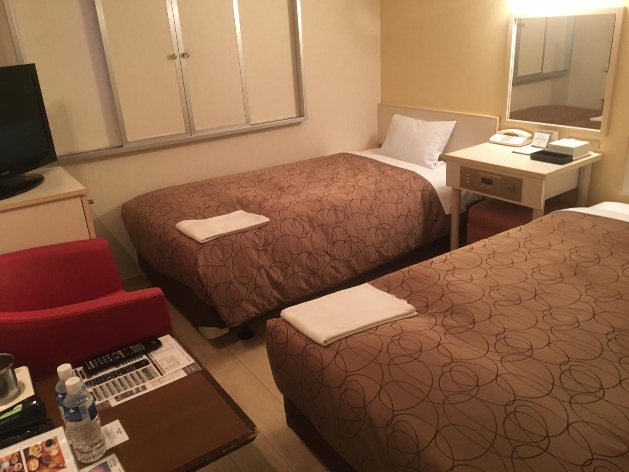 Small Twin Room Non-Smoking
